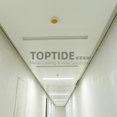 Chine L'exposition Hall Or Airport Customized Irregular forme le panneau de plafond acoustique en aluminium perforé à vendre