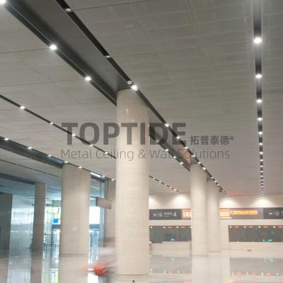 Chine Fil perforé suspendu décoratif insonorisé ignifuge Mesh Ceiling Panels en métal à vendre