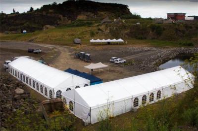 Chine 500 mètres carrés d'événement de tente de salon de l'Auto de lumière extérieure d'activité de blanc rapide de construction pour l'exposition à vendre