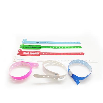 China Customize RFID PVC Wristband RFID Tag Bracelet With Many Colors for sale