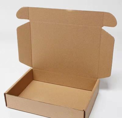 China Caja de envío de cartón corrugado de 6x4x3 para calzado, ropa y cosméticos en venta