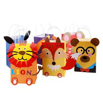 China Bolsa de regalo de papel kraft marrón personalizado de fábrica bolsas de papel de animales en venta