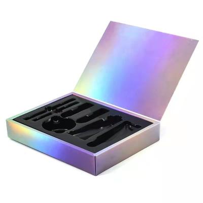 China Caixa de embalagem rígida de laser cosmético prático com inserção de espuma à venda