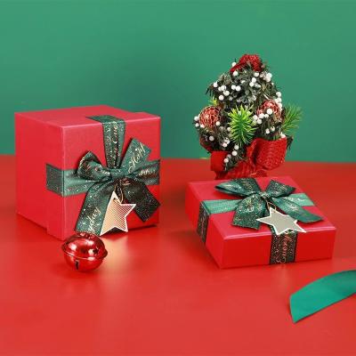 중국 오래 지속되고 견고한 크리스마스 및 발렌타인 데이 선물 화려한 포장 상자 반짝이는 또는 매트 라미네이션 판매용