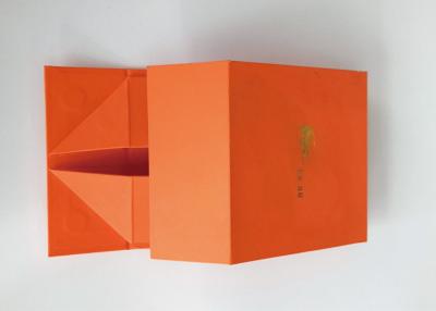 Китай Покрытие искусства бумажное ультрафиолетовое упаковывая отделку 40*32*10cm выбивая Debossing продается