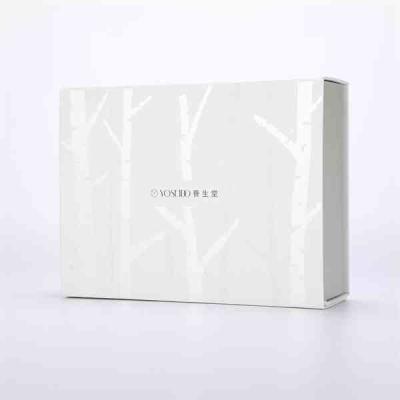 China White Magnetic Closure Cardboard Box With Flap Lid Embossing Debossing for sale