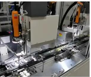 China Máquina perno-tuerca M1-M4 de la asamblea del robot de las piezas de automóvil automáticas universales del destornillador en venta