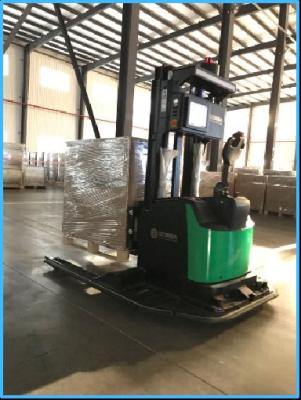 China Adjustable Speed Iron Aluminum Phosphate Automated Guided Vehicle with Automatic Charging en venta