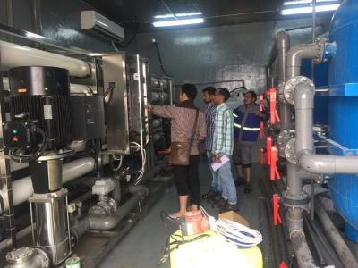 中国 TSS TDS Purification Salinity RO Desalination Plant FRP 50 Tons Per Hour For Clean Drinking Water 販売のため