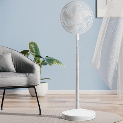 China Handheld Indoor Rechargeable Portable Fan with 5 Plastic Pieces à venda