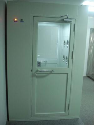 China Three Side Blower Automatic Cleanroom Air Shower With Adjustable Nozzles for sale
