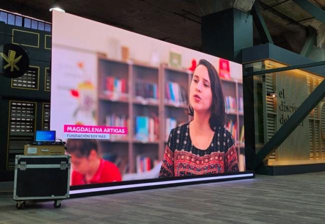 Indoor LED display application in conference setting