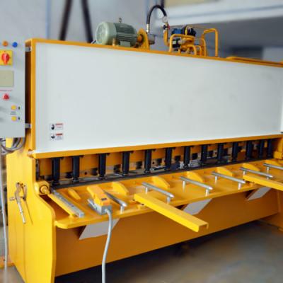 Chine Poids de cisaillement hydraulique 3.3t de machine de la guillotine OR de QC12Y QC11K à vendre