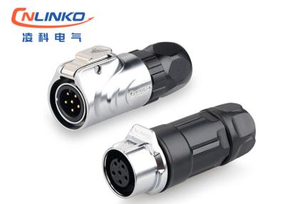 China Conector de soldadura del oro eléctrico de vaivén hembra-varón impermeable de los enchufes del perno de CNLINKO m12 6 en venta