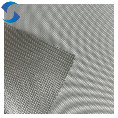 China Lightweight Polyester Tent Fabric For Camping 100 840D Oxford Fabric Silver Coated à venda
