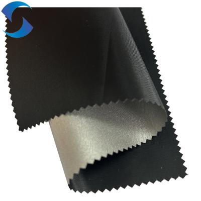 China Light Weight Polyester Taffeta Fabric 190T With Silver Coated Durable For Raincoat à venda