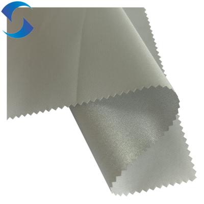 中国 Umbrella Taffeta Fabric Water-Resistant And Reliable 190T White With Silver Coated 販売のため
