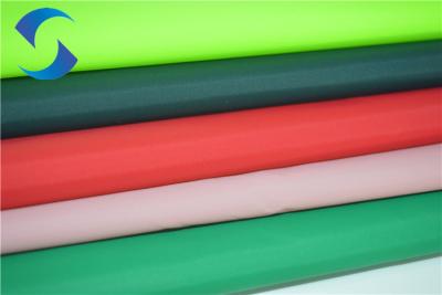 China la PU de la prenda impermeable 40D cubrió la tela de nylon para la ropa en venta