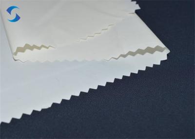 Cina Unità di elaborazione di nylon del tessuto tessuta 40D di Downproof 310T ricoperta per il rivestimento in vendita