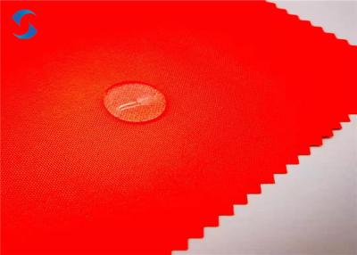 China Prenda impermeable tejida tela de las técnicas de la capa 300d Oxford de la PU en venta