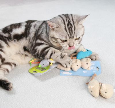 中国 現実的な猫のマウスのPlush猫は練習のための最もよい猫のおもちゃをもてあそぶ 販売のため