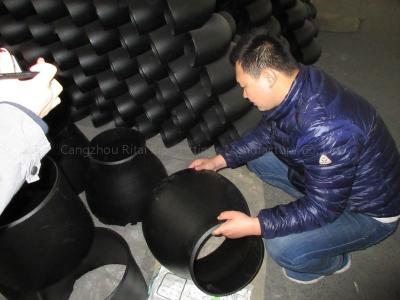 Chine Gazoduc soudé bout à bout A234 WPB d'huile de taille de tuyau du réducteur excentrique DN15 P235GH de montage grand à vendre