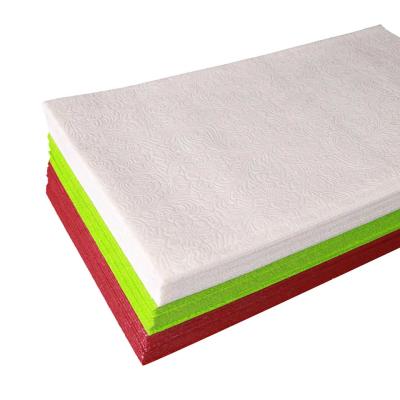 China 60gsm Nonwoven Table Cloth Emobossed Antibacterial Disposable for sale