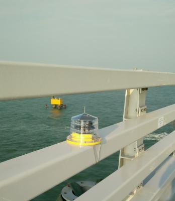 China Most hot sale in Dubai built in replaceable battery solar energy aviation beacon lights for towers crane chimney for sale