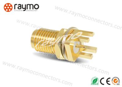 China Conector coaxial de la fibra de Sma de 50 ohmios con funcionamiento eléctrico repetible plateado oro en venta
