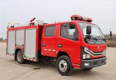 China 6.2m Fire Rescue Trucks 140hp Dongfeng Water Tanker Fire Truck for sale