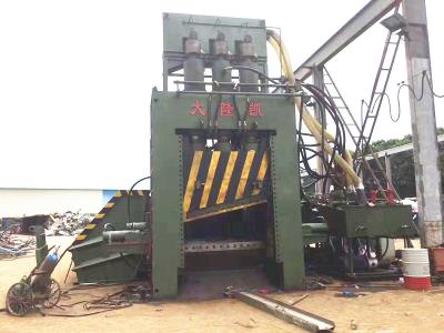 China Simple Control Hydraulic Metal Mobile Scrap Shear For Scrap Boards 10 - 15 Tons for sale