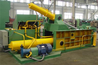 China Horizontal Push Out Hydraulic Baling Press With Mobile Hopper 25Mpa Voltage for sale
