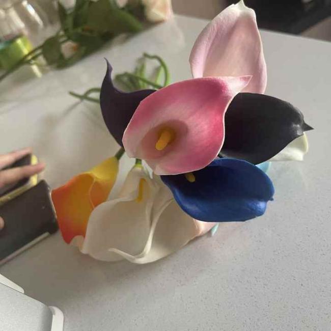 Delicate Soft Decorative Wedding New Year Decorations Home Table Items Silk Artificial Flowers Calla Lily