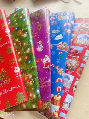 China Popular Design Gift Wrap Paper Roll Size 50cm*70cm Christmas Design for sale
