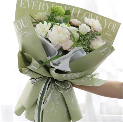 China Bouquet Wrapper Of Florist Translucent Waterproof Wrapping Paper For Flower à venda