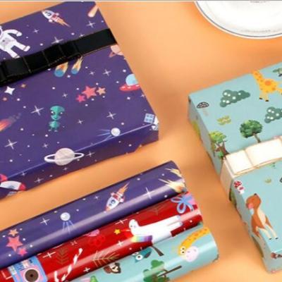 China Digital Printing Technology Gift Wrap Paper Roll With Matte Surface Finish for sale