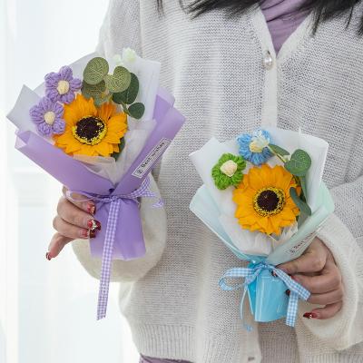 China Handgefertigte Sonnenblumensträuße, fertige Blumensträuße, Festivalgeschenke zu verkaufen