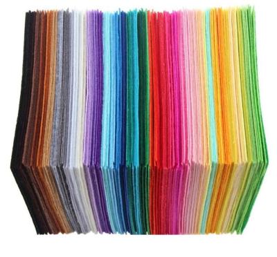 China Mehrfarbiges 1mm starkes geglaubtes Polyester-Vliesstoff geglaubtes Gewebe A4 des Blatt-160gsm zu verkaufen
