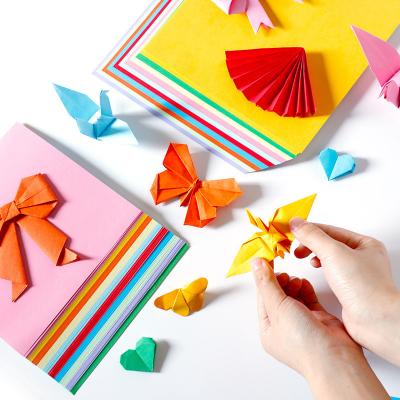 China Kinder A4 färben Papier-Origami-Handwerkkünste des Holzschliff-70gsm unter Verwendung des Papiers zu verkaufen