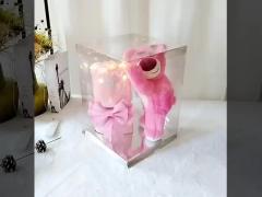 卒業式には クラスメイトや先生に ストロベリーベア人形やバラ束 キッシ・フェスティバルのプレゼント そして親友の 誕生日プレゼントを贈りました