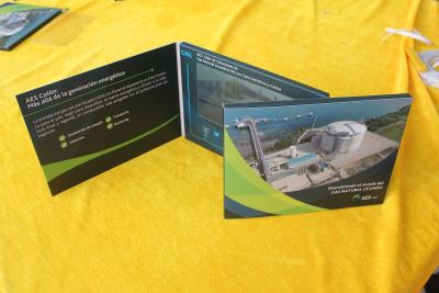 China Tipo de tarjeta de papel postal video de impresión de encargo del vídeo del folleto del folleto 7inch del LCD del control button video de la pantalla en venta