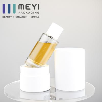 China Ningún - cristal de botellas de perfume que se escapa 50ml con el casquillo magnético blanco del perfume en venta