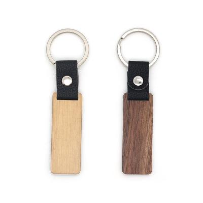 China Customizable Leather Wood Keychains Engraving - Walnut Beech Wood à venda