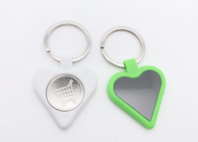 Chine Porte-clés mignon nickelé en plastique de forme de coeur de la chaîne principale 35mm en métal à vendre