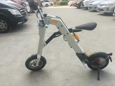 Chine 2 minuscules roulent le scooter debout électrique, scooter de famille de batterie de Li-ion du char 36V à vendre