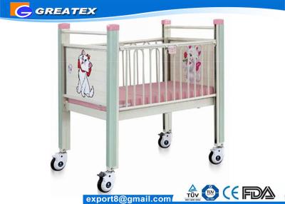 China Niños/pesebre médico pediátrico/infantil con los carriles laterales de acero esmaltados en venta