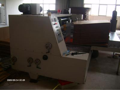 China Máquina cortando giratória ondulada automática/Slotter giratório automático à venda