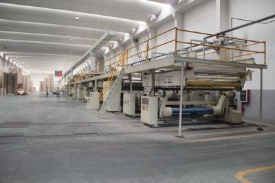 中国 Patent Corrugated Cardboard Production Line 150m/Min 5 Ply FULL Automatic 販売のため