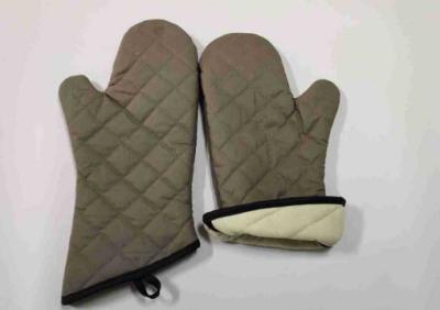 China Durable Kitchen Oven Mitts  Easy Slip On Good Stain Resistant Function for sale