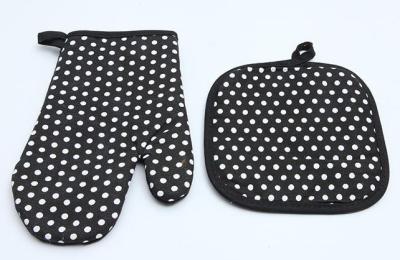 Chine Gants de main de conception de crochet pour la doublure flexible de coton d'opération de four à micro-ondes à vendre